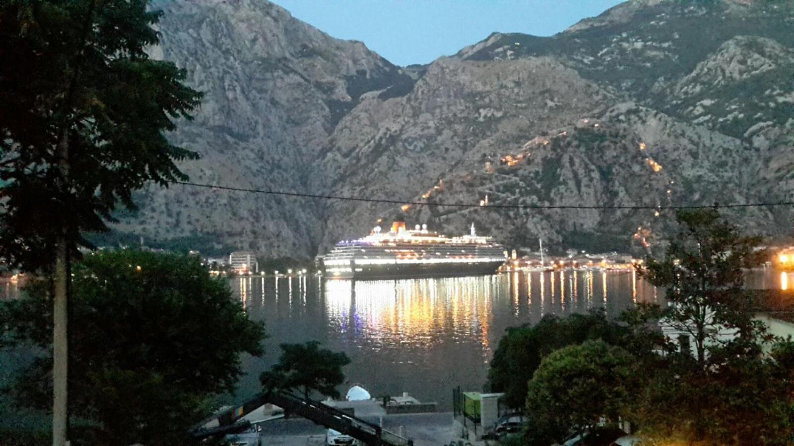 Apartamento Radiant Kotor Exterior foto